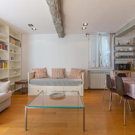 Pleasant Central Apartment With Garden Болоня Екстериор снимка