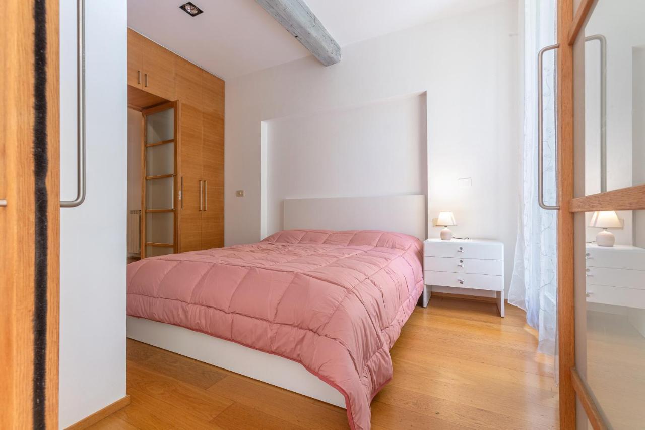 Pleasant Central Apartment With Garden Болоня Екстериор снимка