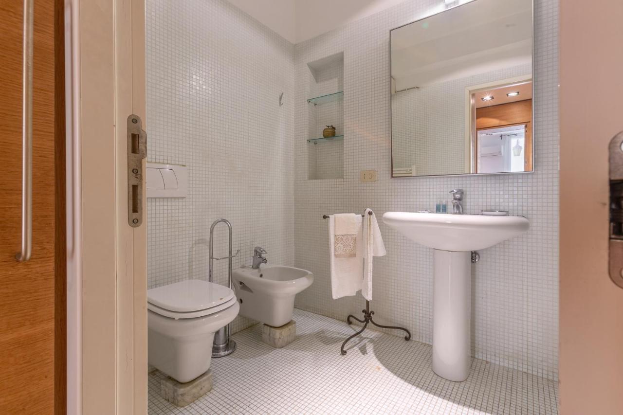 Pleasant Central Apartment With Garden Болоня Екстериор снимка