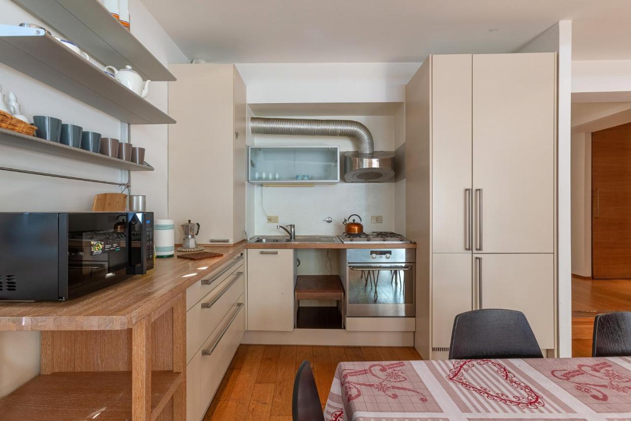 Pleasant Central Apartment With Garden Болоня Екстериор снимка