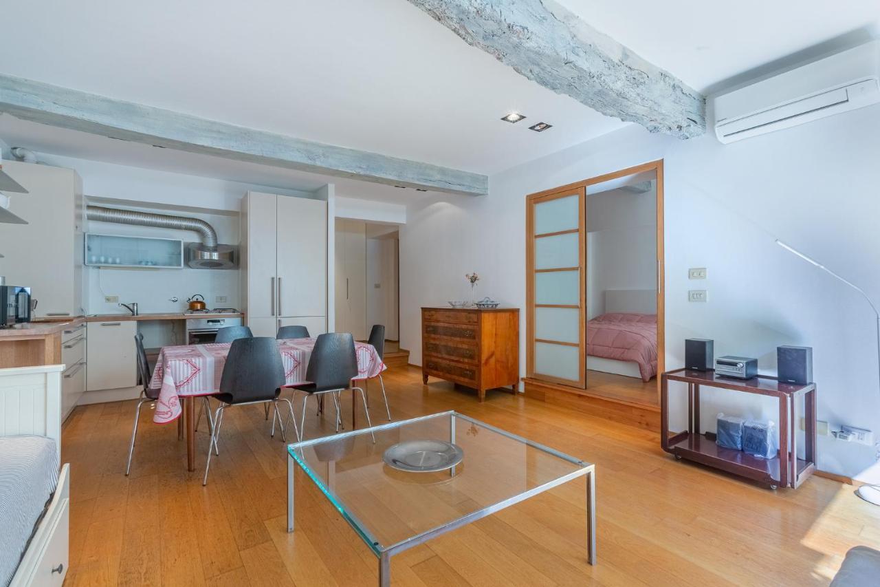 Pleasant Central Apartment With Garden Болоня Екстериор снимка