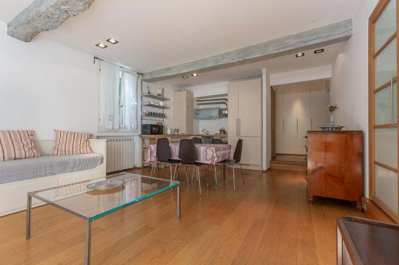 Pleasant Central Apartment With Garden Болоня Екстериор снимка